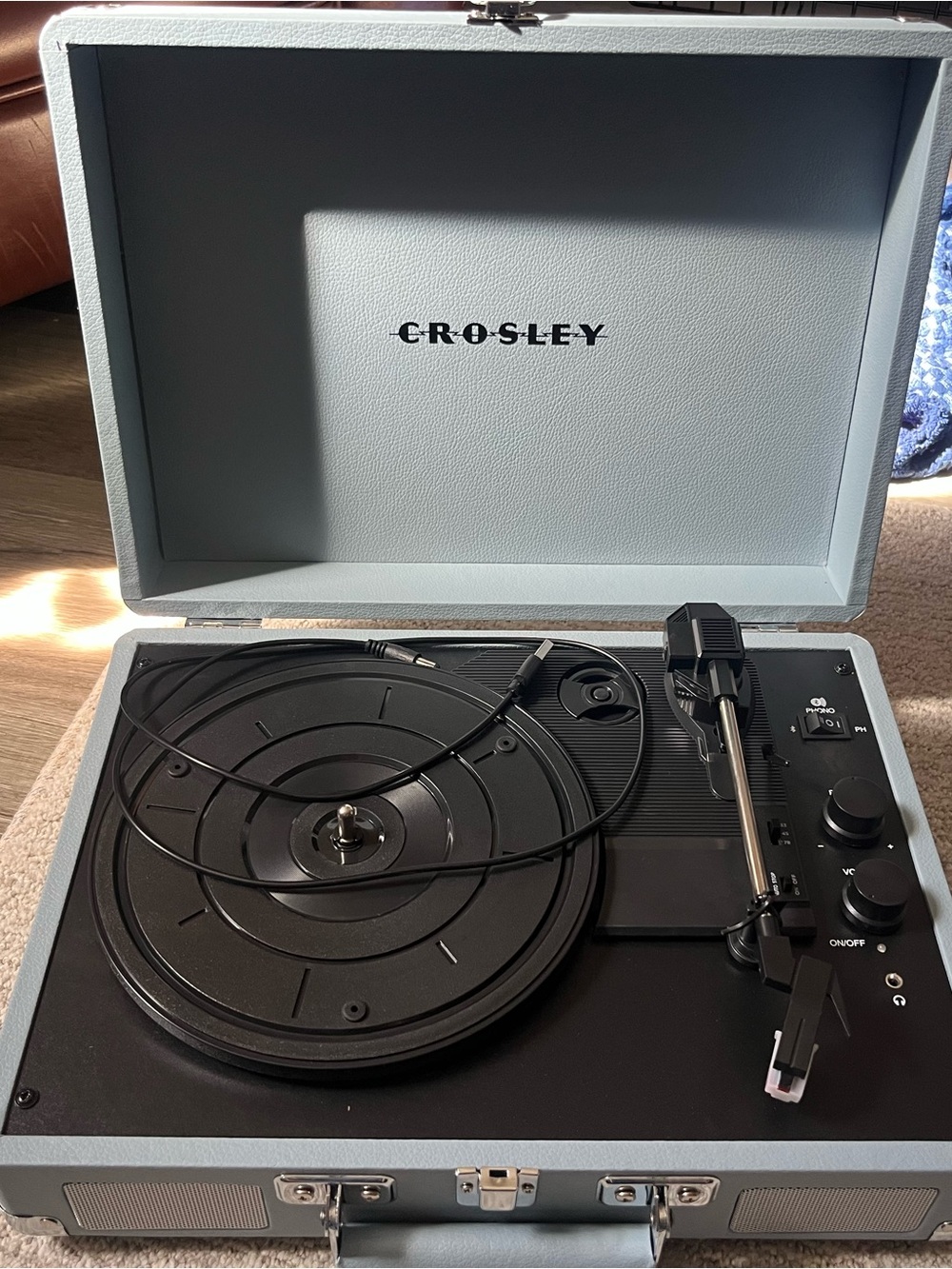 Crosley Cruiser Plus portable 3-speed suitcase turntable